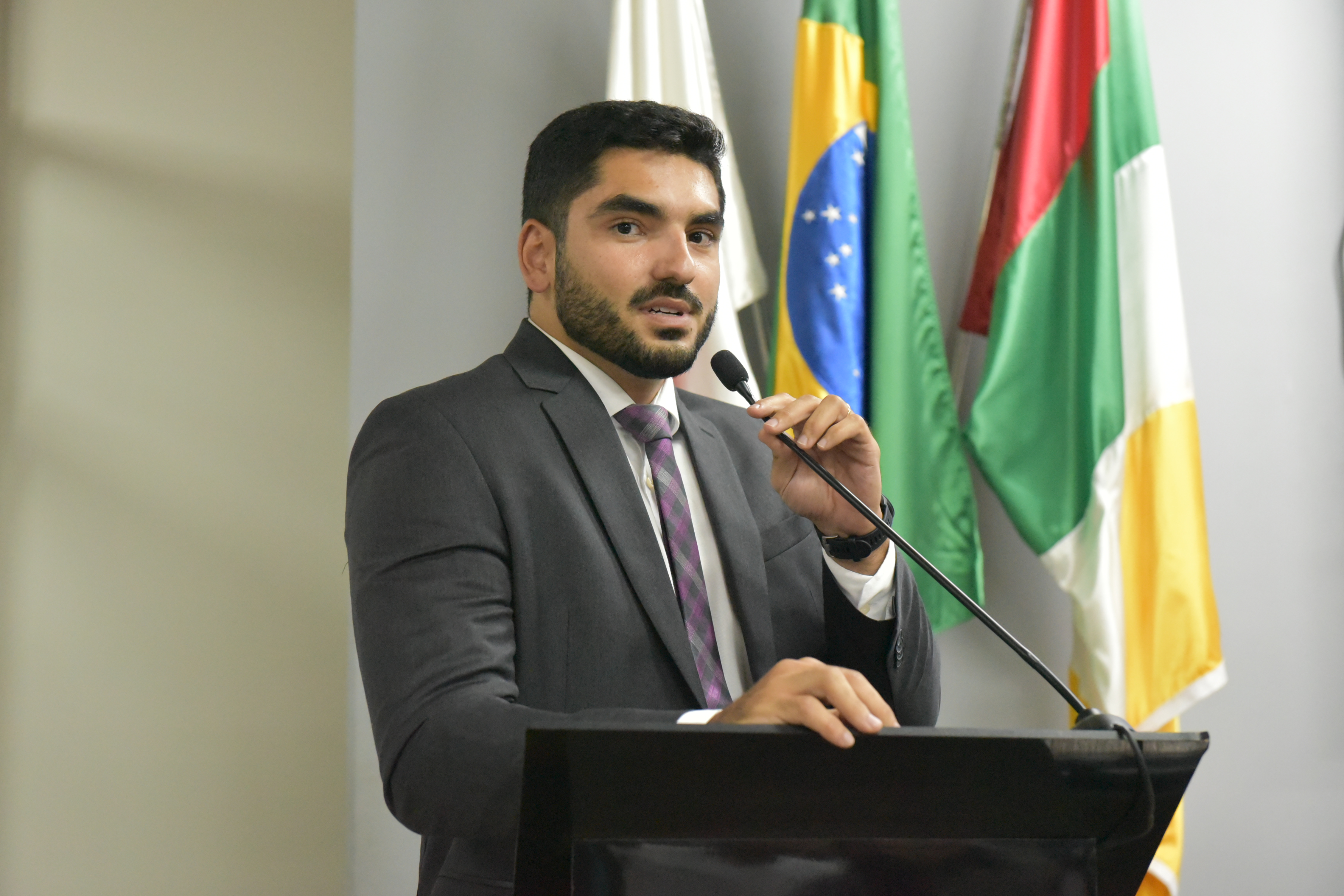 Combate à exploração sexual infantil é abordado por promotor na Tribuna Livre