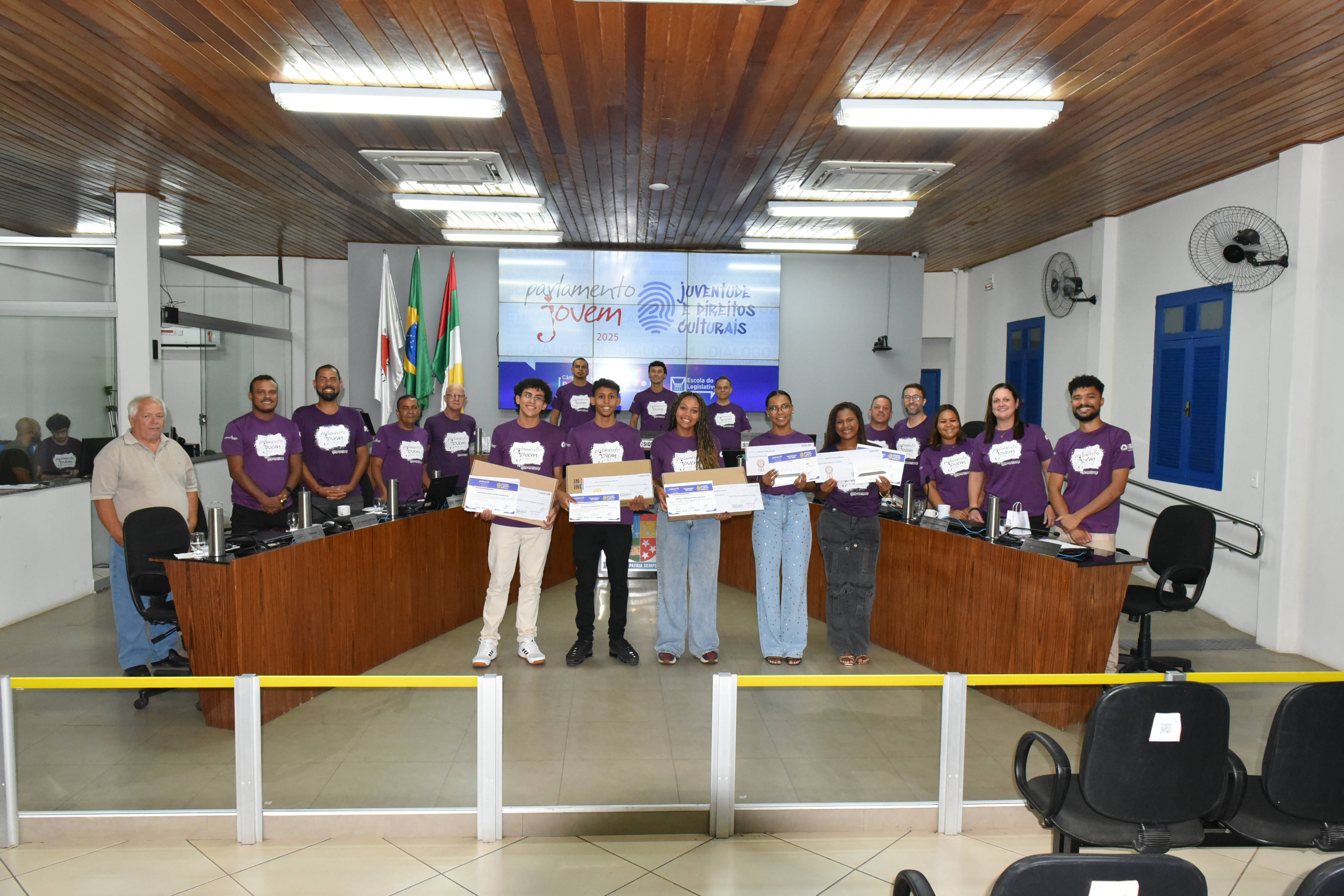 Edição de 2025 do Parlamento Jovem é encerrada e premia vencedores do concurso Parlamento em Ação