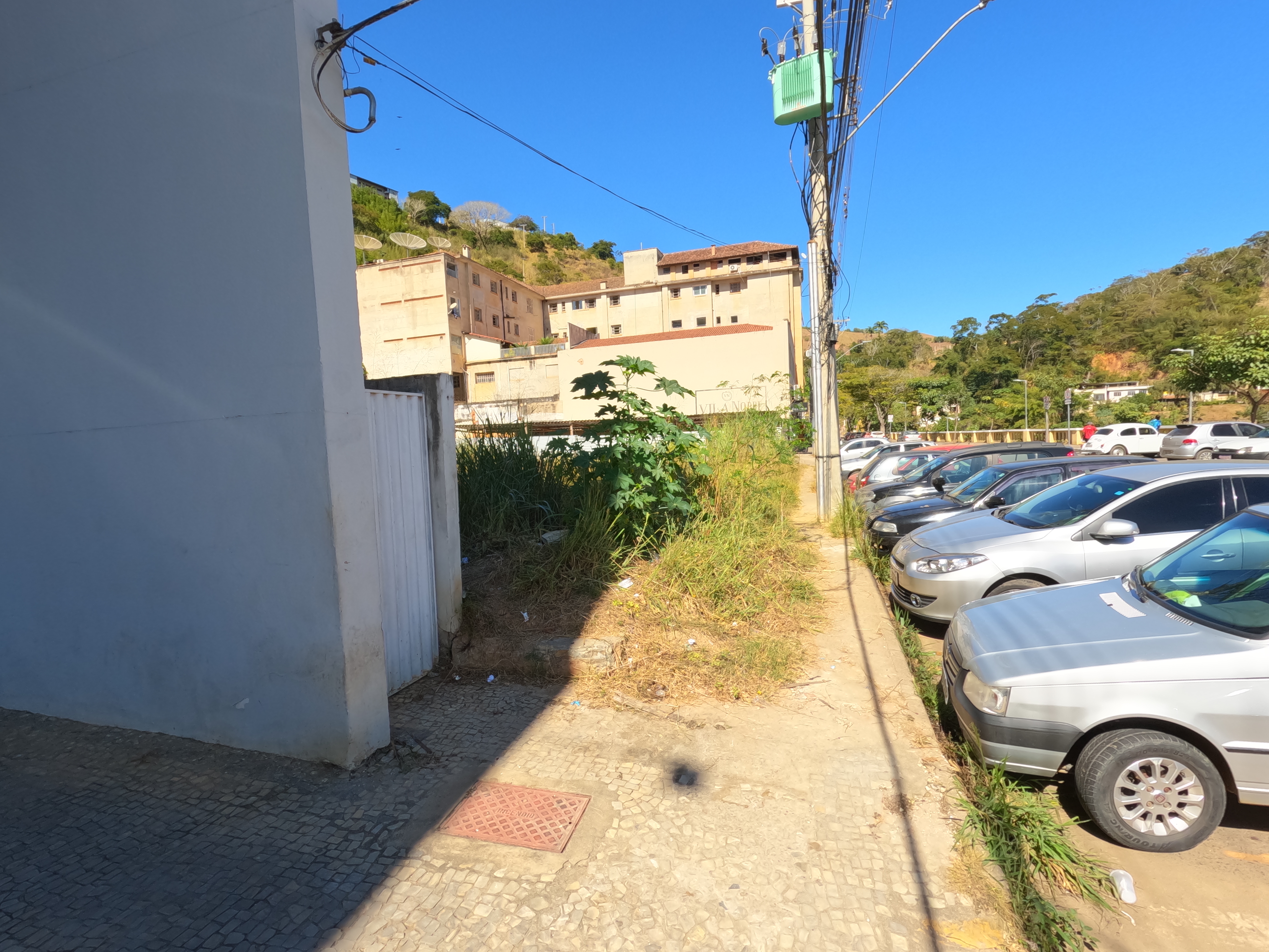 Parlamentar pede informações sobre lotes vagos no Município