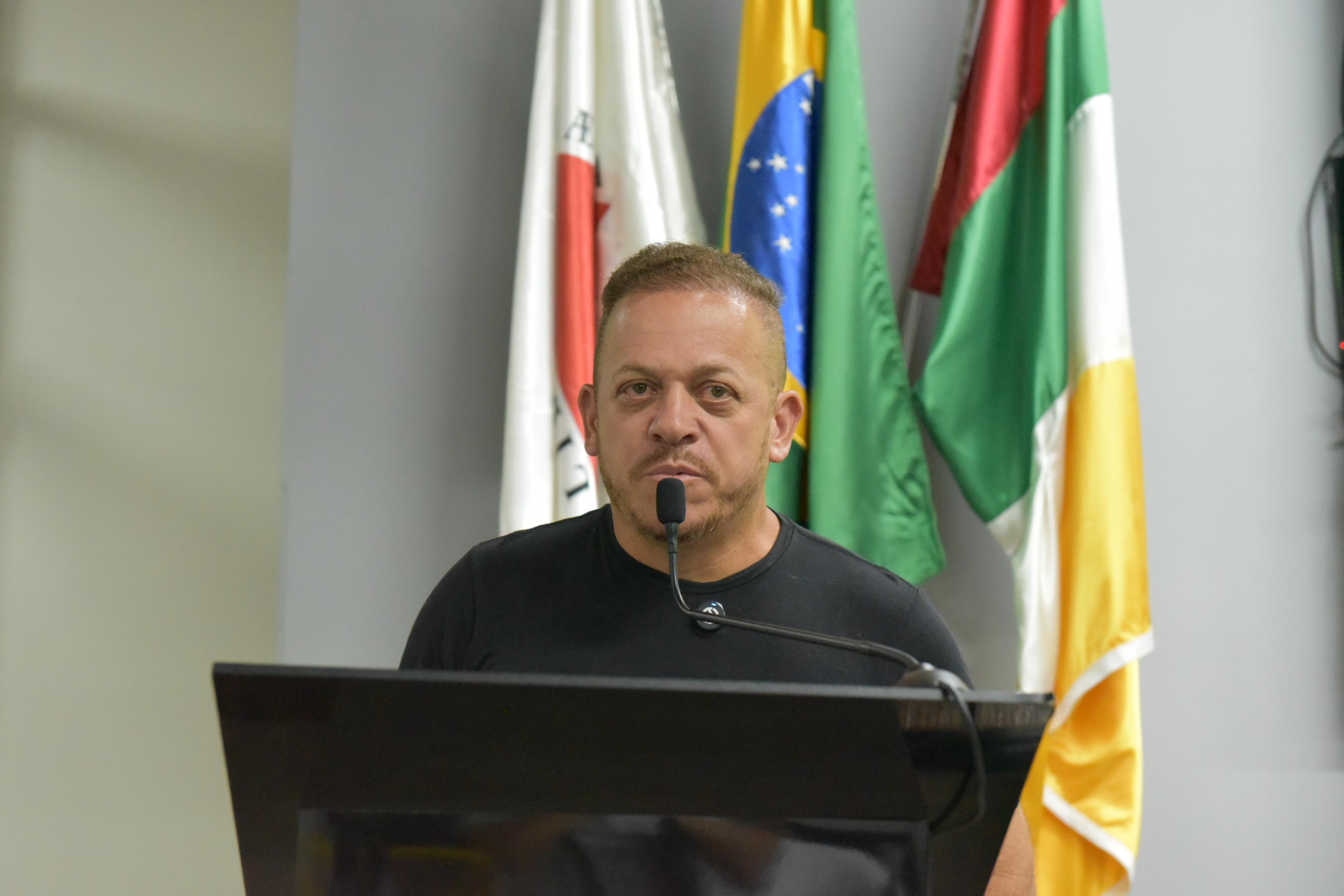 Questionamentos sobre conservação de equipamentos de pavimentação pautam requerimento