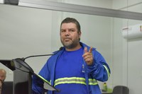 Servidor expõe situação da usina de asfalto do Município durante a Tribuna Livre