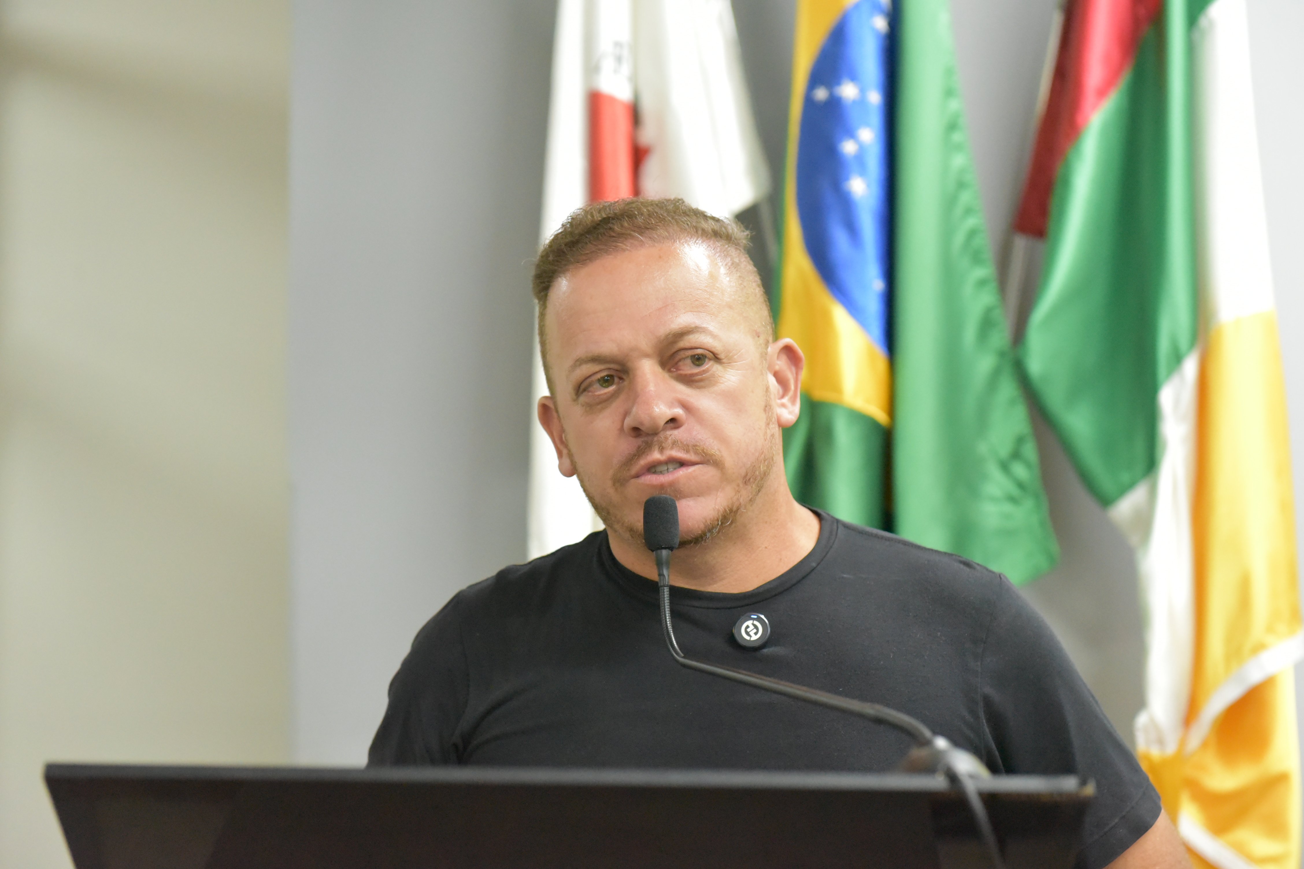 Vereador cobra do Executivo melhorias para vias do Vau-Açu