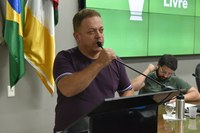 Vereador critica falta de recolhimento de animais de rua pela Semam