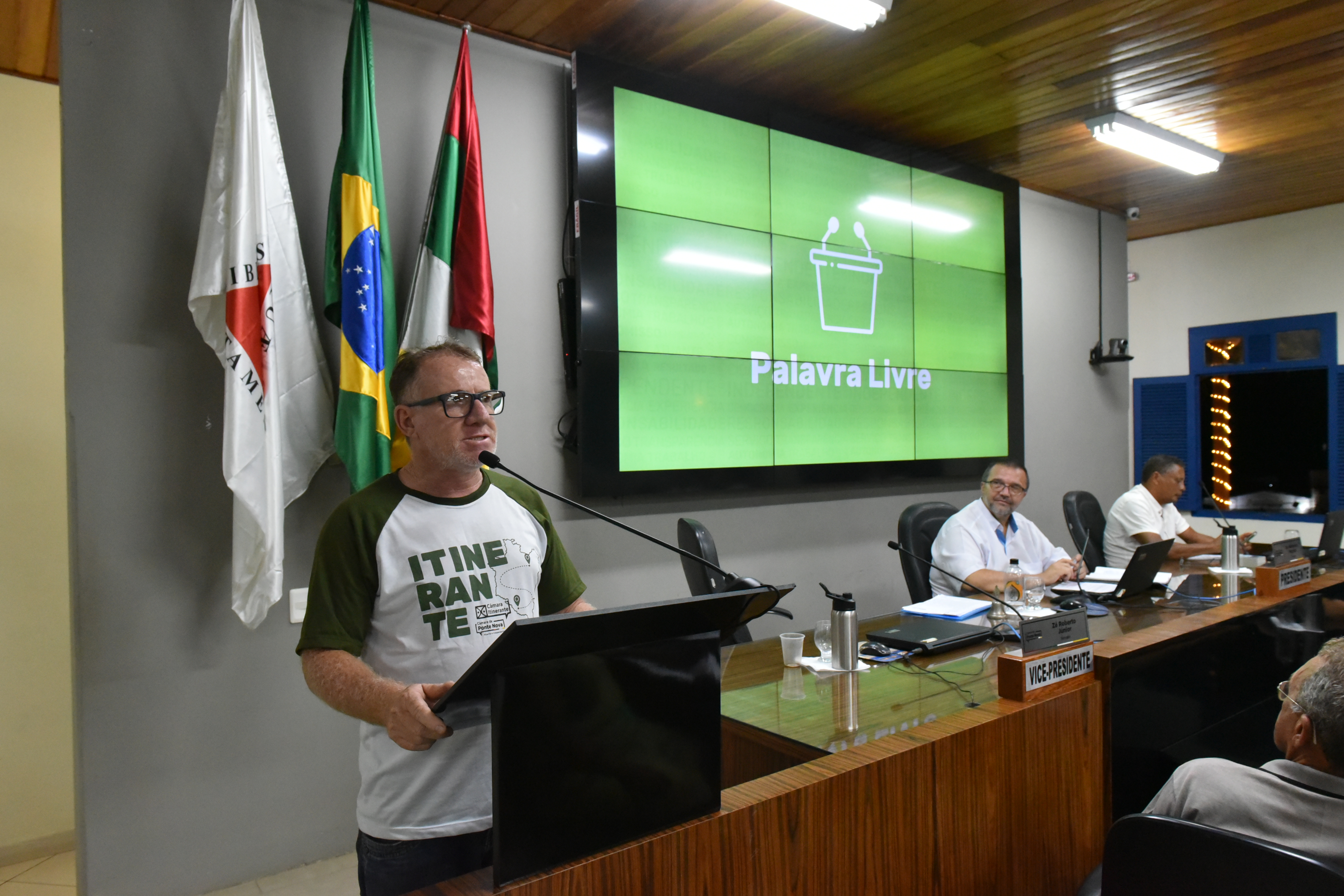 Vereador pede guard rail, obra de contenção e iluminação pública