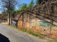 Vereador quer detalhes sobre condições de muro de contenção na Vila Alvarenga