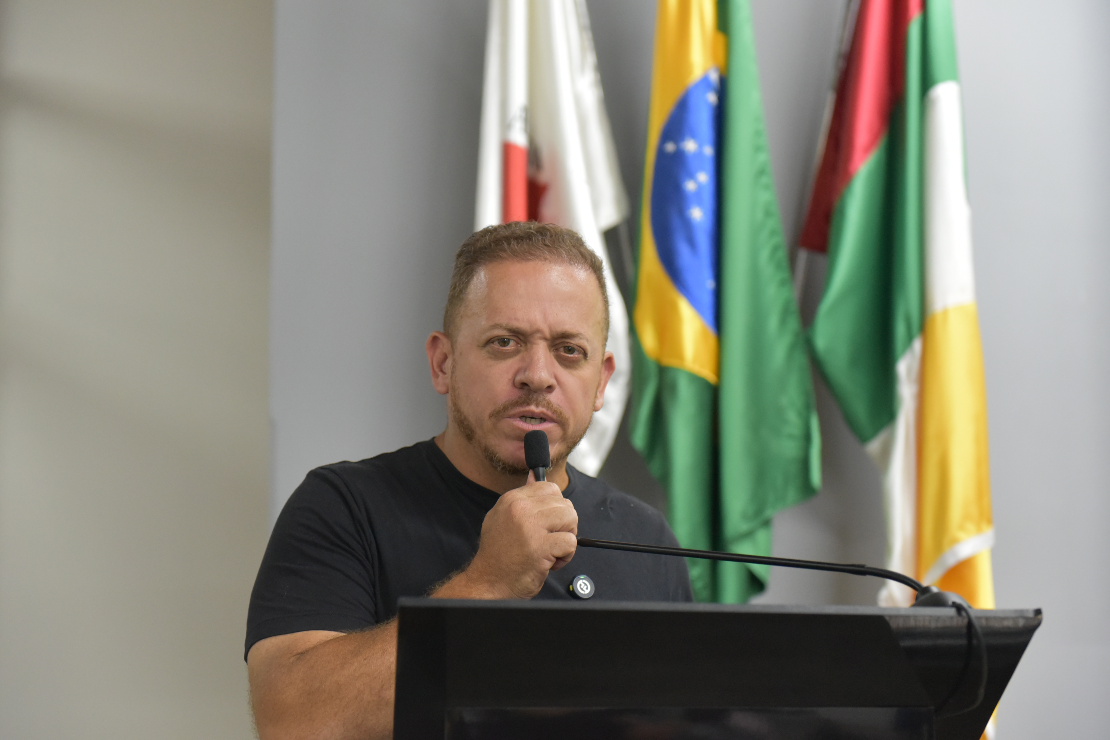 Vereador quer informações sobre fila de espera na rede municipal de saúde