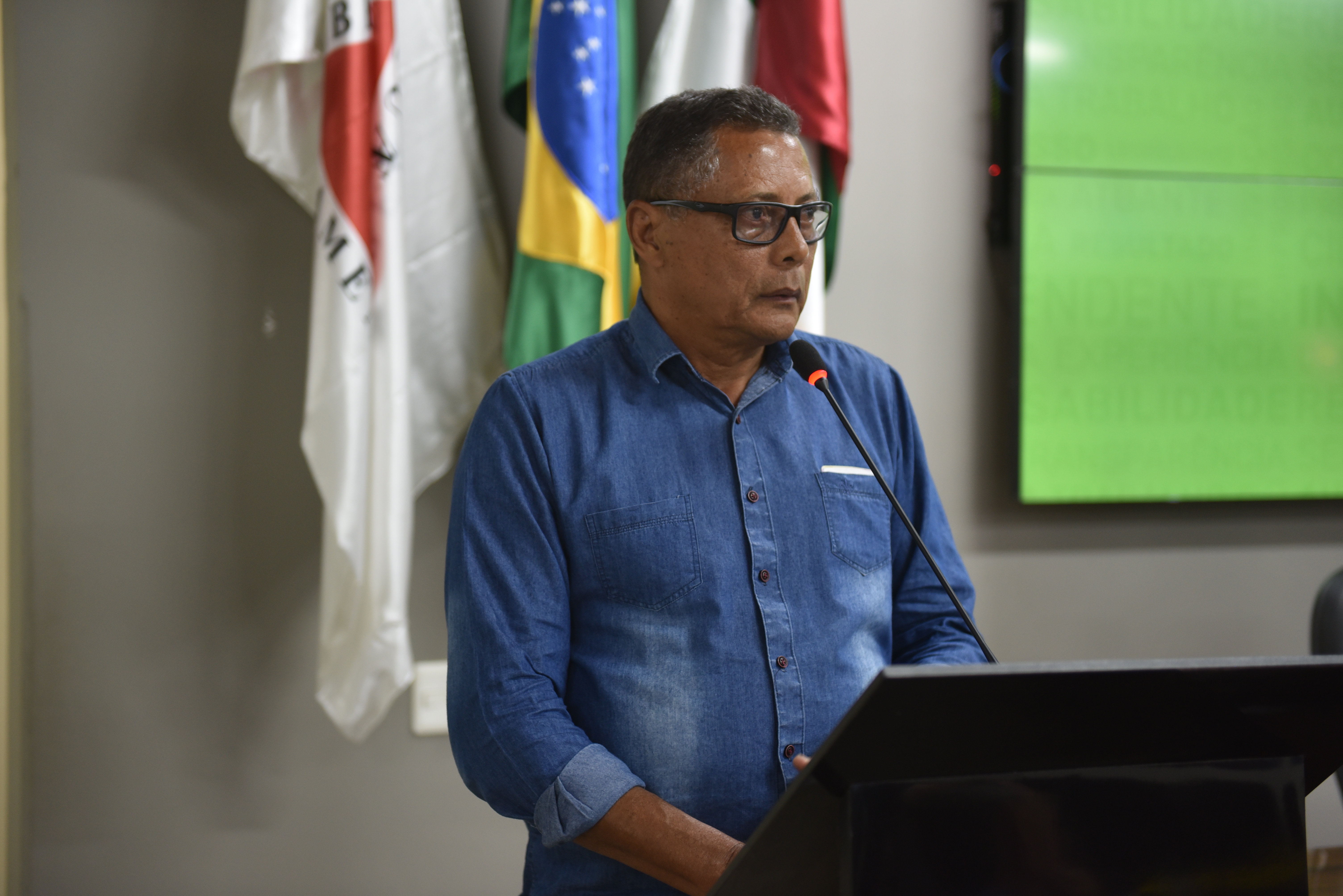 Vereador reforça pedido de solução para problema recorrente em rede de esgoto