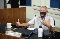 Vereador Zé Osório solicita capina para ruas do bairro Esplanada
