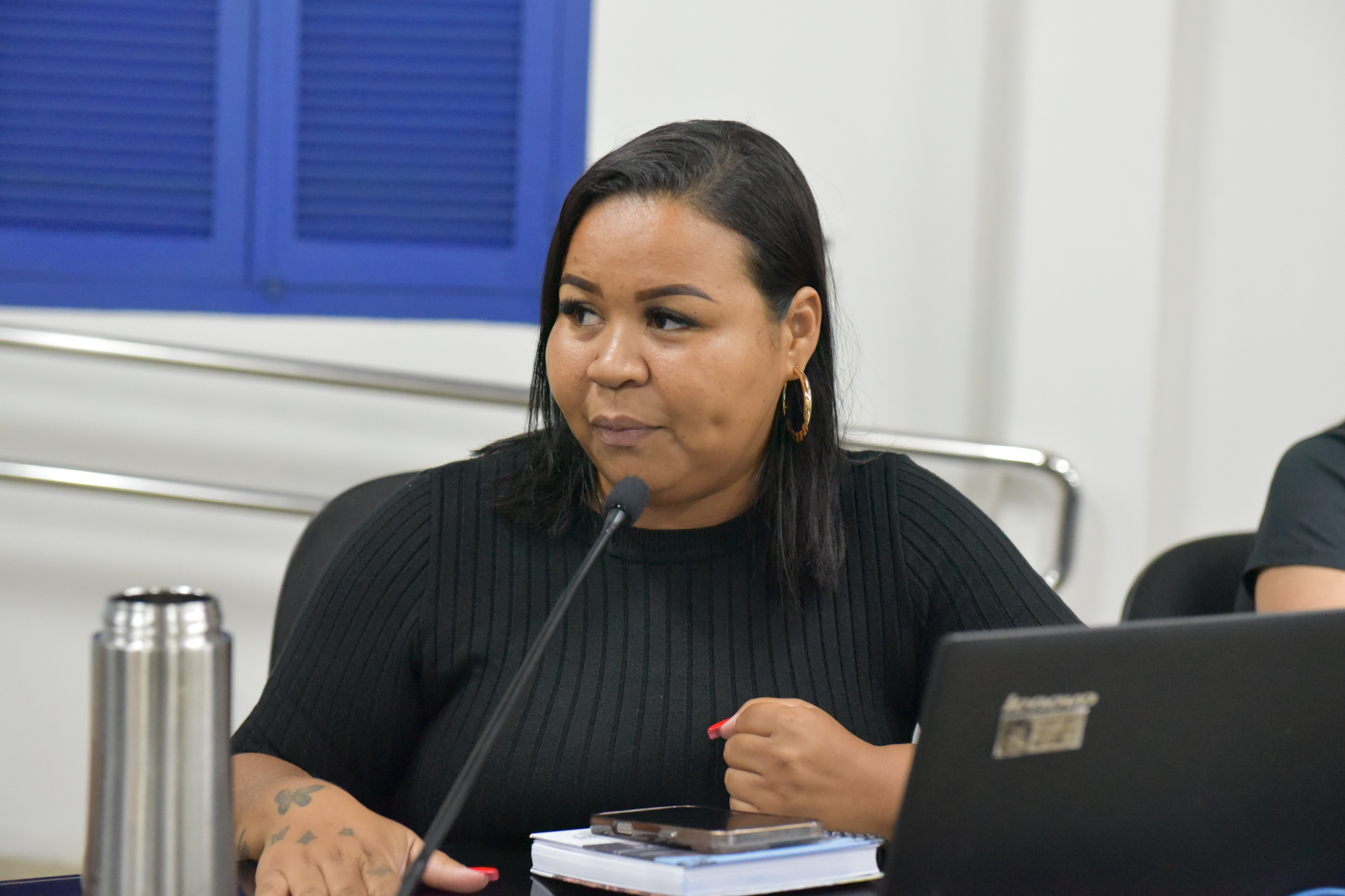 Vereadora solicita informações sobre verbas para hospitais do Município